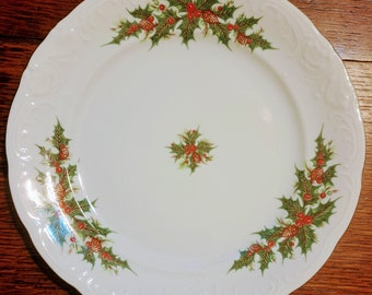 FOUR Royal Kent Poland Dinner Plates 10” Holiday Holly Embossed Scalloped Gold Edge