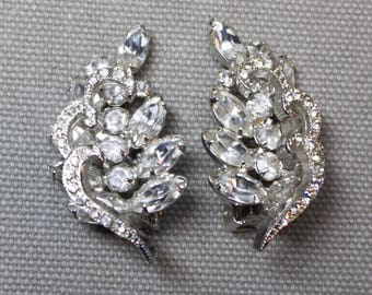 Boucles D'oreilles Clips Rétro Vintage En émail Blanc - Bijou Argenté, Référence *3694, Occasion