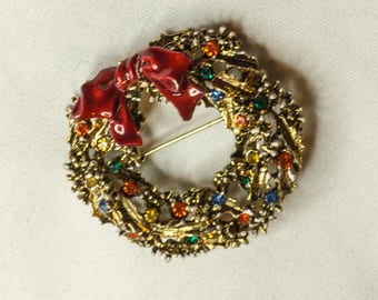 Vintage Signed ART Rhinestone and Enamel Wreath Christmas Holiday Brooch Pin