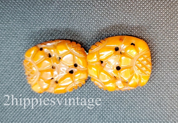 Butterscotch Bakelite Pineapple Vintage Heavily C… - image 2