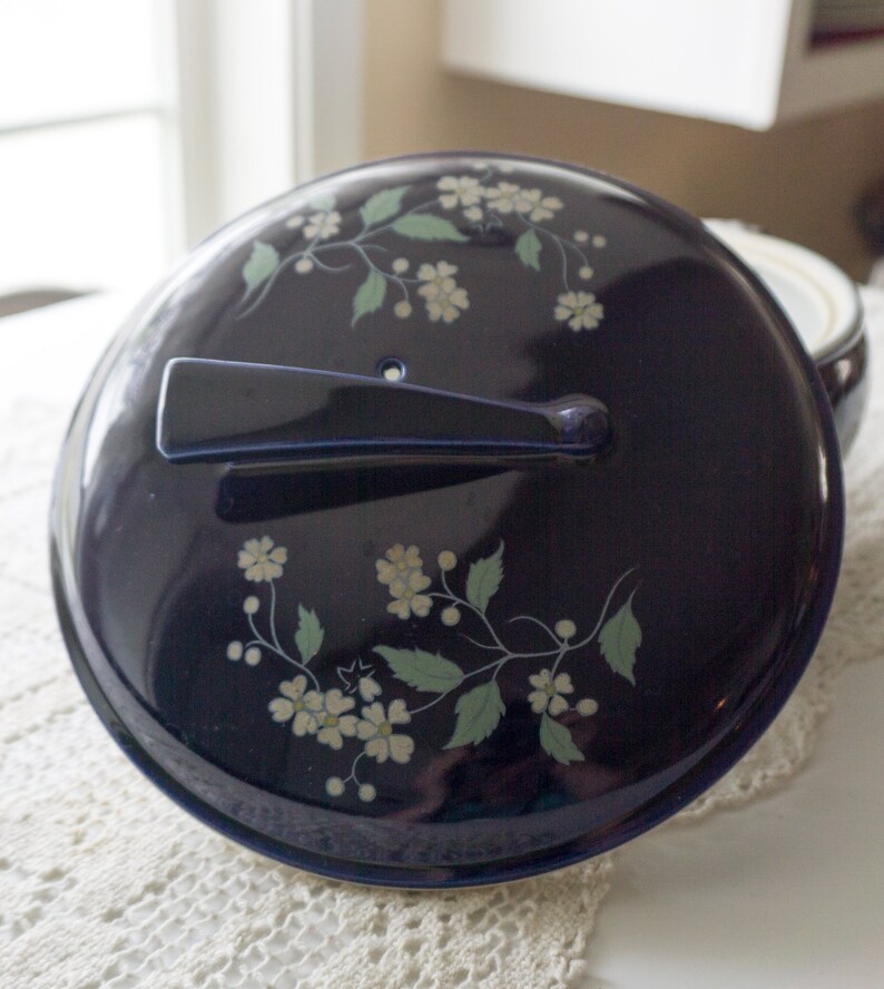 Hall China Sun Dial Casserole Dish - Thumbnail 3