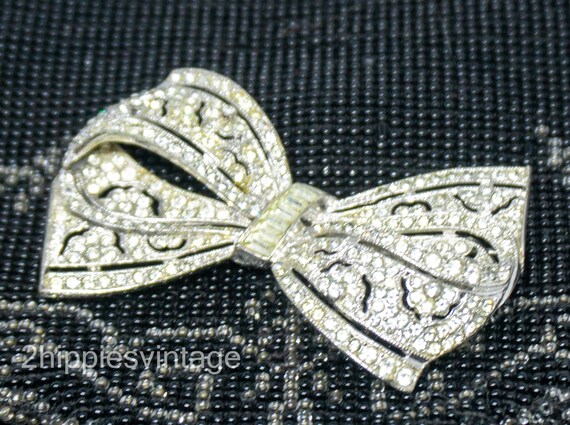 Vintage Bond Boyd Rhinestone Art Deco Filigree Bow Brooch c1940