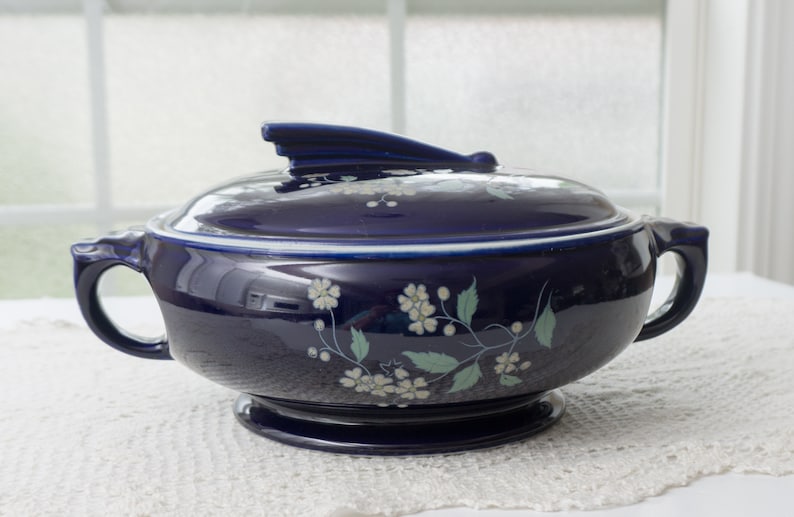 Hall China Sun Dial Casserole Dish