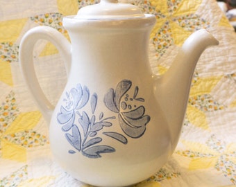 Vintage Beige Blue Stoneware Seven Cup Coffee Pot & Lid Yorktowne (USA) by PFALTZGRAFF