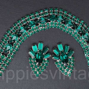 Parure de bracelet et de boucles d'oreilles rétro en strass vert émeraude des années 1960 image 2