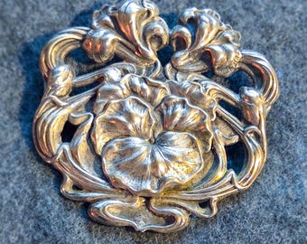 Antieke Sterling zilveren Art Nouveau Repousse viooltje broche pin