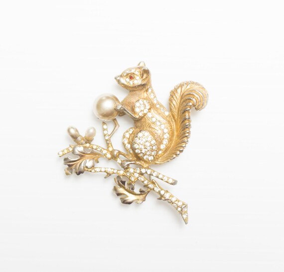 Vintage Signed STARET Rhinestone Faux Pearl Squirr