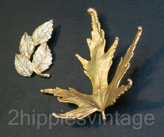 Two Vintage Gold Gold tone Leaf Brooches - image 3