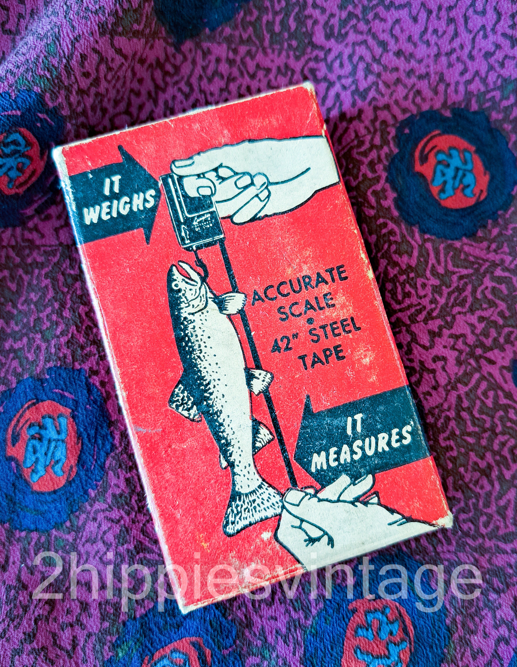 VINTAGE LANGLEY FISHERMAN'S DE-LIAR SCALE & 24 TAPE in BOX