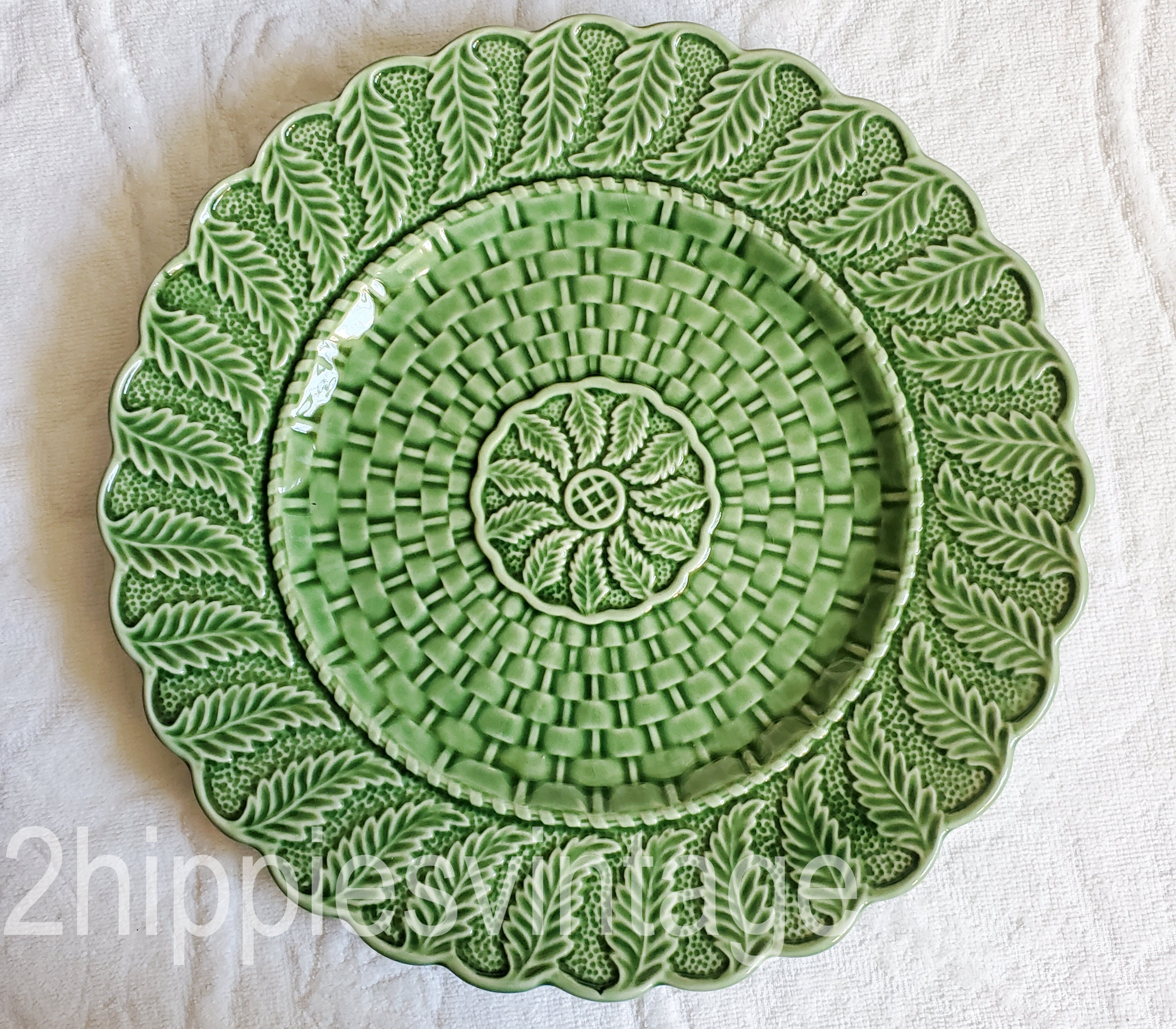 Vintage Dinner Plate Basketweave Green by BORDALLO PINHEIRO Portugal