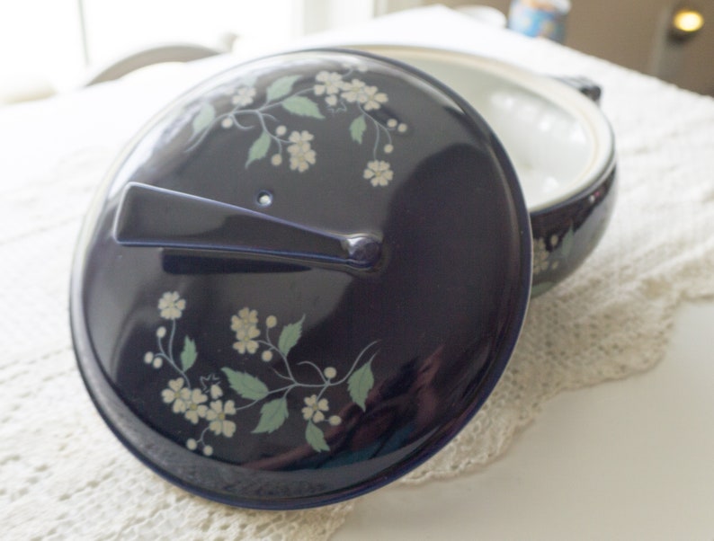 Hall China Sun Dial Casserole Dish - Thumbnail 2