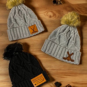 Gestrickte Hockeymütze mit Lederpatch - Kota Couture