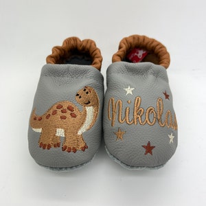Crawling shoes Leather slippers Crawling slippers grey/brown with dinosaur and name with stars, personalized