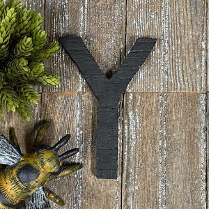 Lettre Y initiale en bois noir de 7 po. ! Décoration alphabet vintage découpée à la main ! Lettre monogramme !