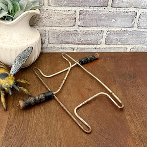 Clothes Line Winder with Wooden Handles! Vintage Clothesline Reel!  Antique Primitive Laundry Hanging Reel!