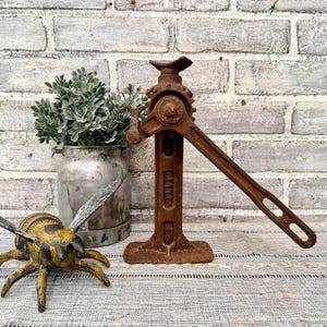 Model T Jack Stand! Screw Gear Car Jack! Rusty & Crusty Automotive Tool! Man Cave Decor! Industrial! Father’s Day Gift!