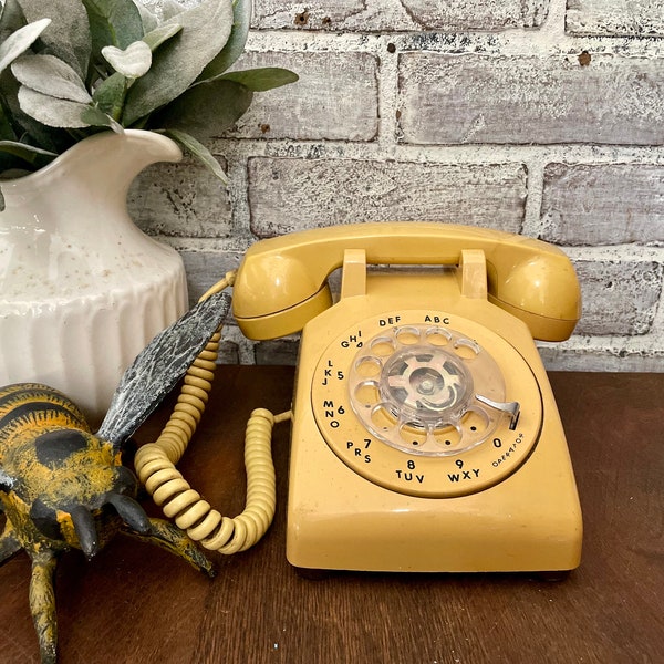 Vintage Yellow Dial Telephone with Handset! ITT Phone! Retro Display Phone!