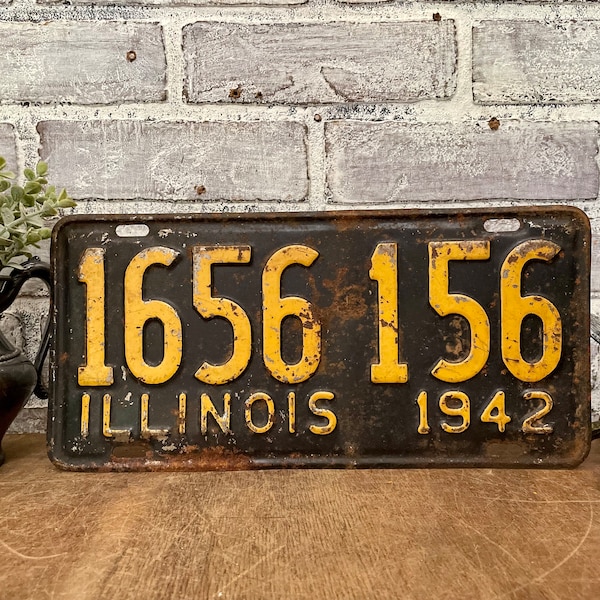 1942 Illinois License Plate! Rusty Patina! Vintage Car Tag!