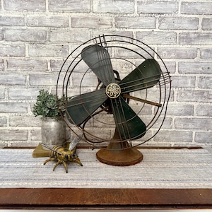 General Electric Fan! Display! Green Blades with Cast Iron Base! Non Working! Needs Rewiring! Industrial Design! Antique Office!