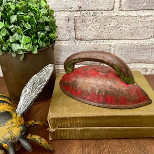 Vintage Metal Children&#39;s Iron Toy! Red & Green Paint! Great Vintage Tin Toy! Laundry Room Decor!