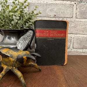 Webster&#39;s 1958 New Handy Webster’s Dictionary! Bound Pocket Dictionary! Vintage Reference Book!
