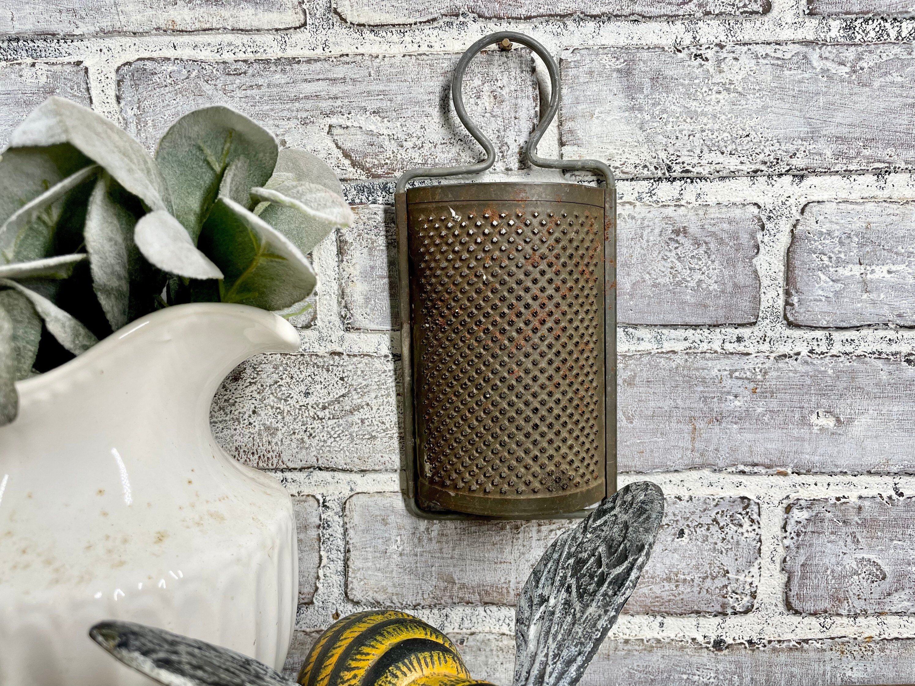 Large Metal Industrial Spice Grater, Vintage 12 Hand Held Curved Restaurant  Herb Cheese Grater With Handle, Rustic Kitchen Wall Hanging 