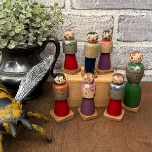 Painted Peg Dolls! Vintage Colorful Hand Painted Dolls! Wooden Little People!