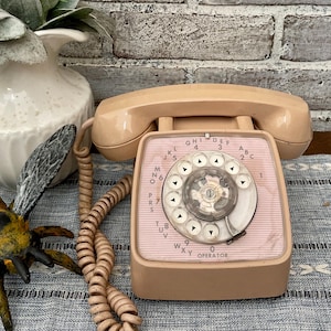 Vintage Beige Pink Rotary Dial Telephone with Handset! GTE Automatic Electric!