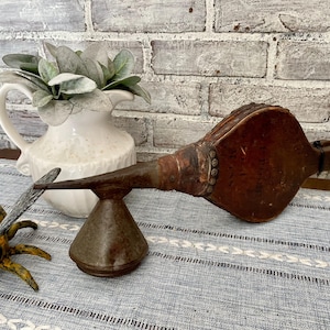 Early Insect Sprayer! Collectible Primitive Bug Control Bellows Style Sprayer!