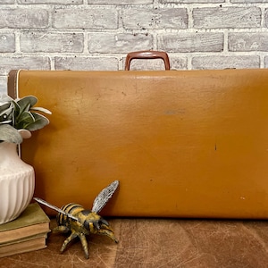 Camel Suitcase! Bakelite Handle! Travel Bag! Vintage Luggage!