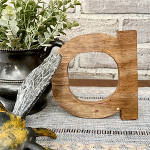 Initiale en bois de 7 po. en minuscules a ! Décoration alphabet vintage découpée à la main ! Lettre monogramme !