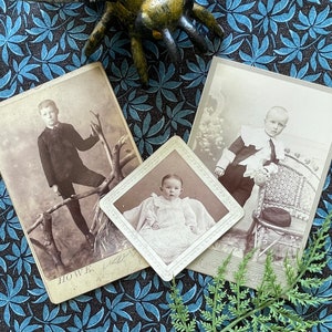 1800 年代の少年と赤ちゃんのキャビネット カード! 3 枚セット! ビクトリア朝の子供の写真カード! アンティーク写真!