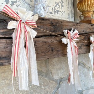Black & White Stripy Bow Garland main image 0