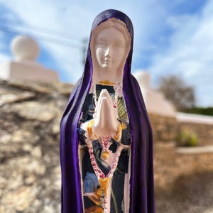 Einzigartige handbemalte Statue Unserer Lieben Frau