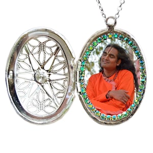 Paramahamsa Vishwananda Locket; Swami Vishwananda Pendant, Hindu Spiritual Jewelry, Guru Necklace, Devotional Pendant; Vishwananda Gift