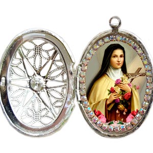 Saint Therese of Lisieux Locket Necklace, Little Flower necklace, St Thérèse charm, Christian jewelry, Saint Thérèse pendant, religious gift