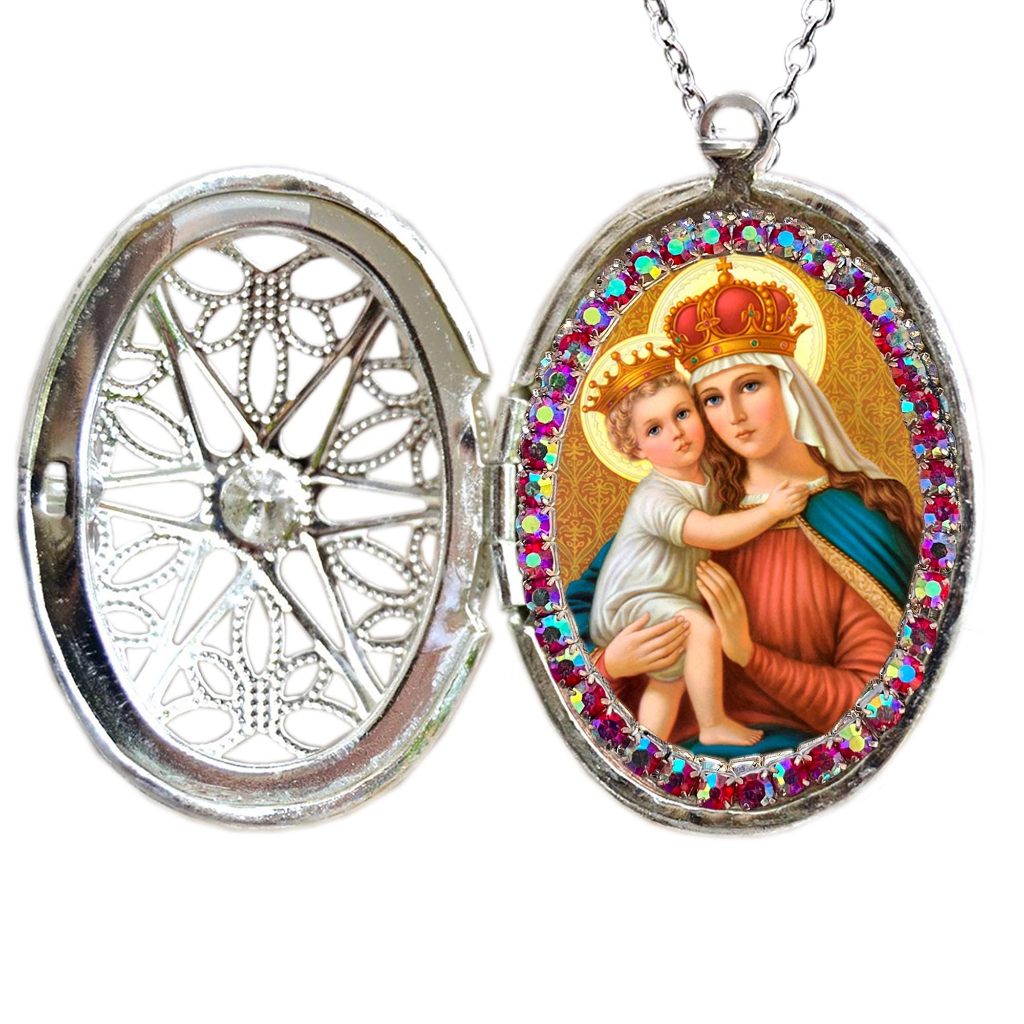 聖母マリアの良き薬のロケット、聖三位一体の守護、ペンダント
