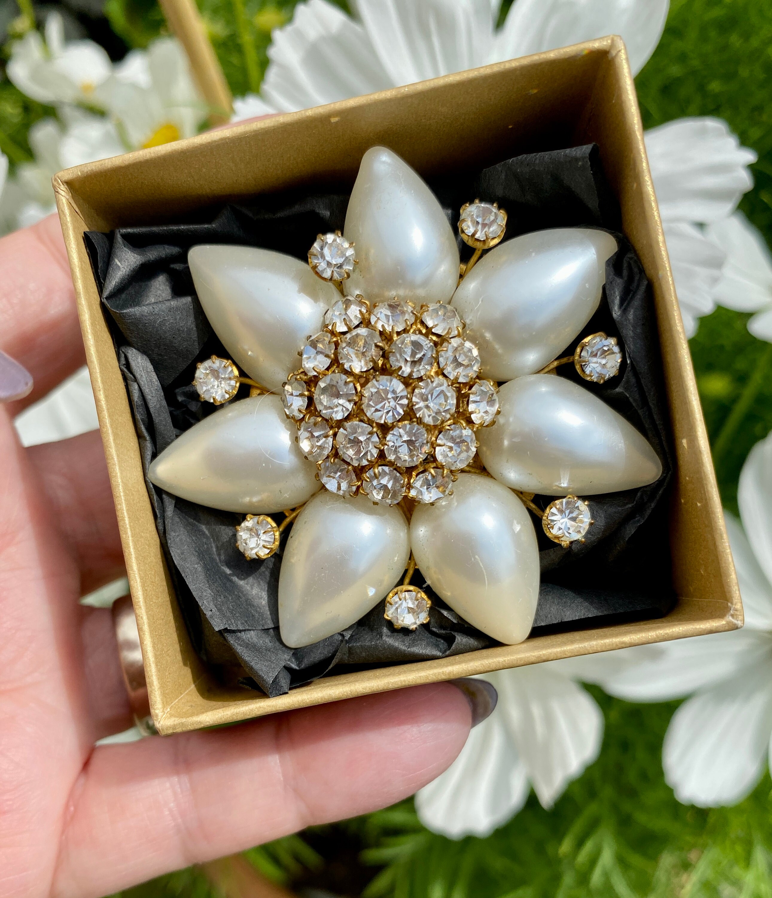 CHANEL CRYSTAL PEARL BROOCH – LLBazar