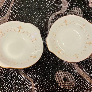 Ciotole da zuppa vintage Noritake: Courtney 6520, coppia con fascia dorata