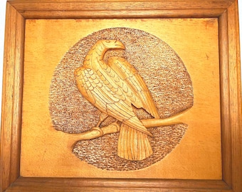 Hand-Carved Wood Eagle Sculpture: Framed Vintage Art (44x36.5cm)