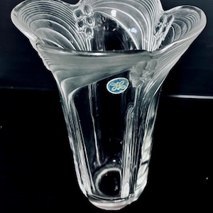 Hoya Crystal Lily Vase: Tall Japanese Art Glass - Etsy