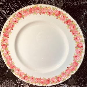Royal Doulton Raby Rose D5533 Dinner plates 26 cm Royal Doulton pretty pink red roses gold band Royal Doulton England English Pottery