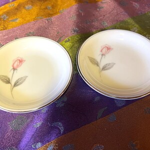 Piatti vintage Noritake Rosemarie: modello Giappone 6044, coppia da 9 cm
