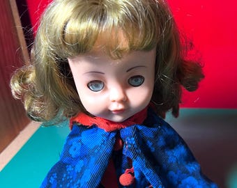 Vintage pop 43 cm slaperige ogen met doorgeworteld haar