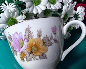 Xícara de chá vintage em porcelana fina, série Royal, Victoria Yamato, Japão.