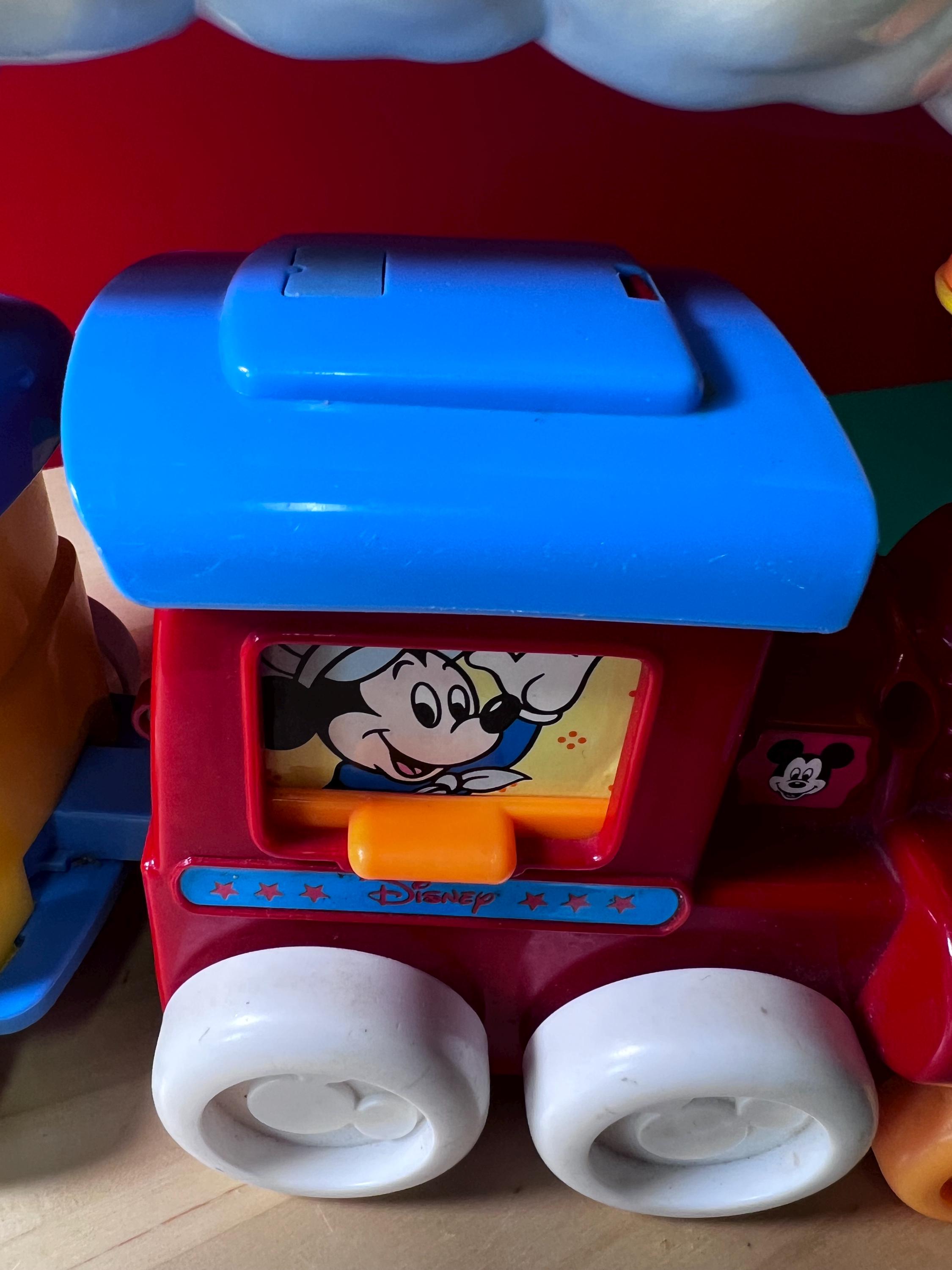ヴィンテージディズニーおもちゃの列車：ミッキーマウス、ドナルド