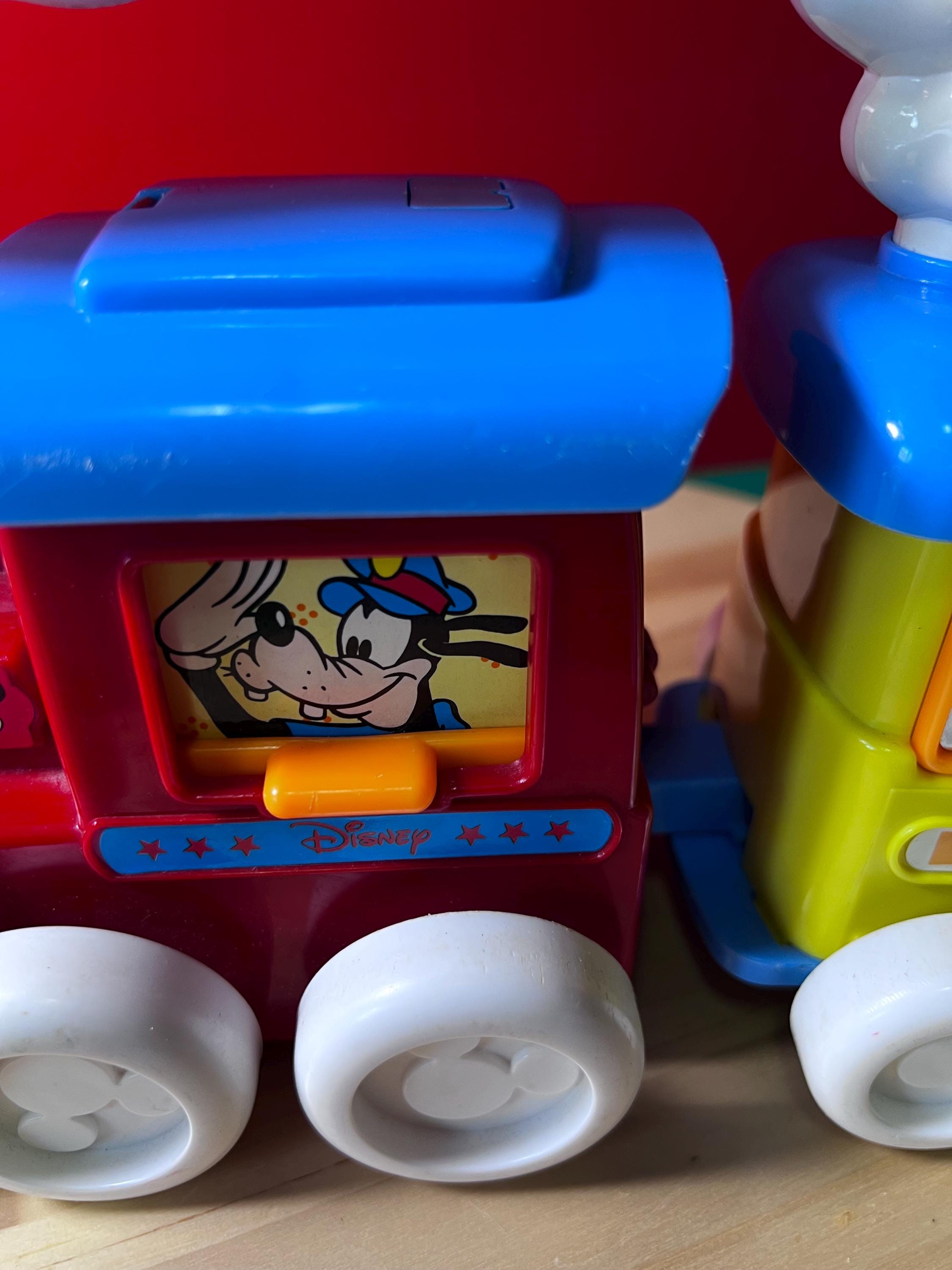 ヴィンテージディズニーおもちゃの列車：ミッキーマウス、ドナルド