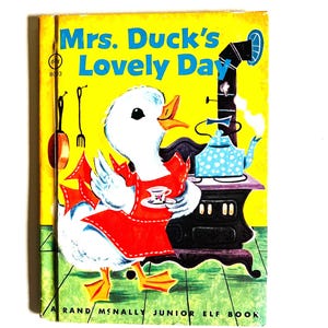 Mrs. Duck&#39;s Lovely Day  Vivenne Blake Random McNally & Company Chicago   United State Of America  vintage children&#39;s book mini book
