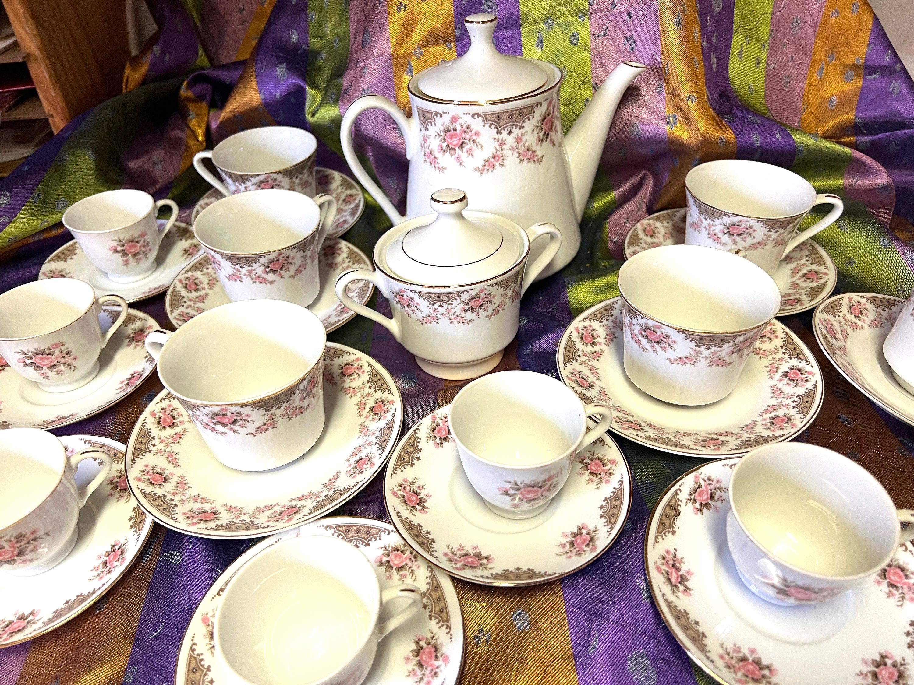 こたつ mentaiko Taiko Japan 26 Piece Fine China Set for 6 With Coffee Pot