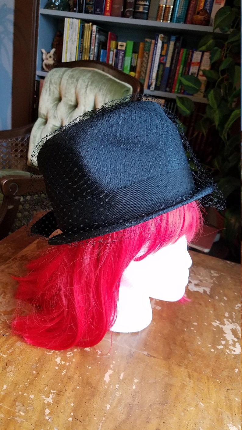 Black 50/'s Pillbox Hat with Birdcage Veil